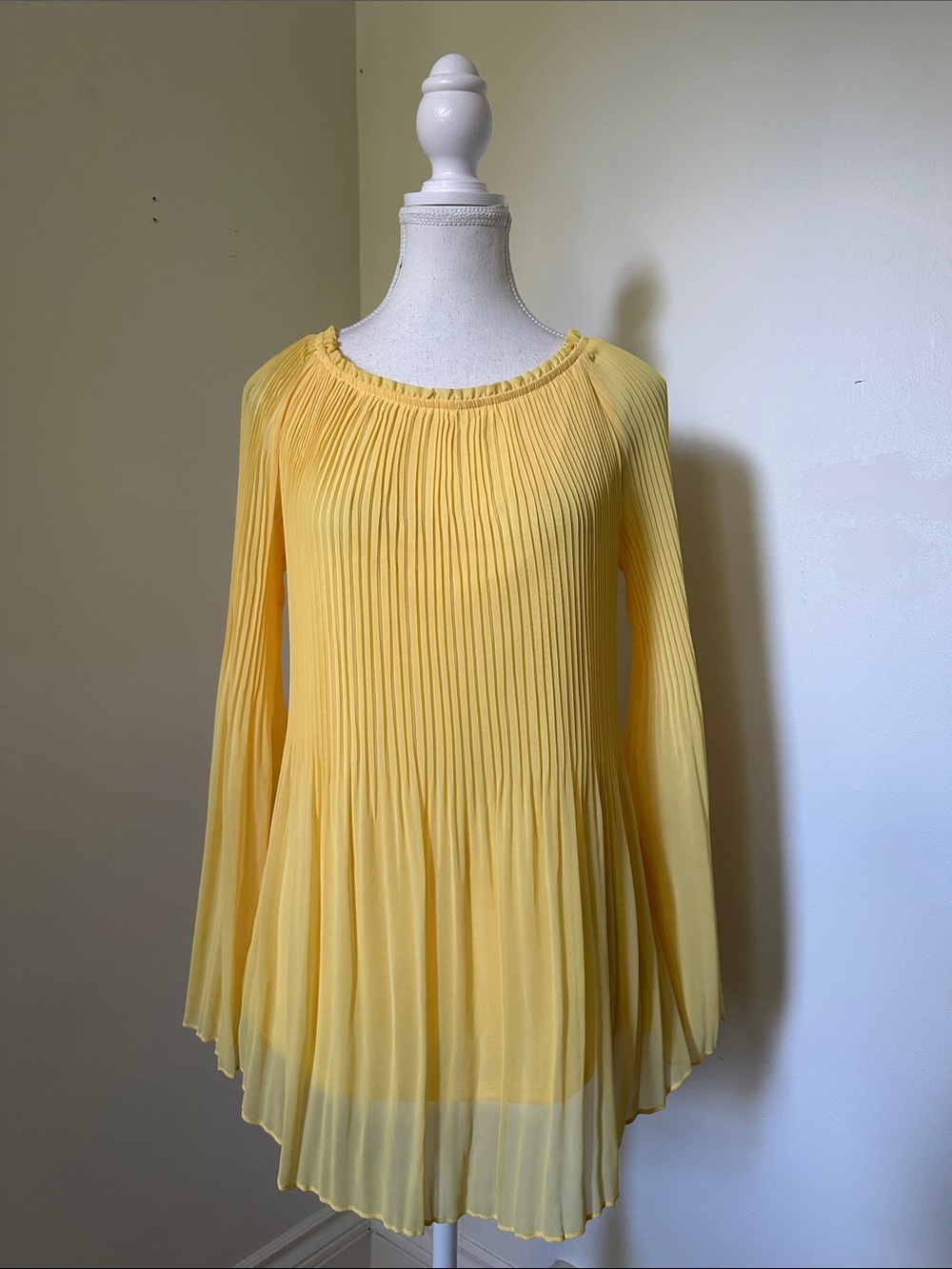 NYGARD COLLECTION Yellow Pleated Sheer Lined Preppy Spring Office Blouse Small